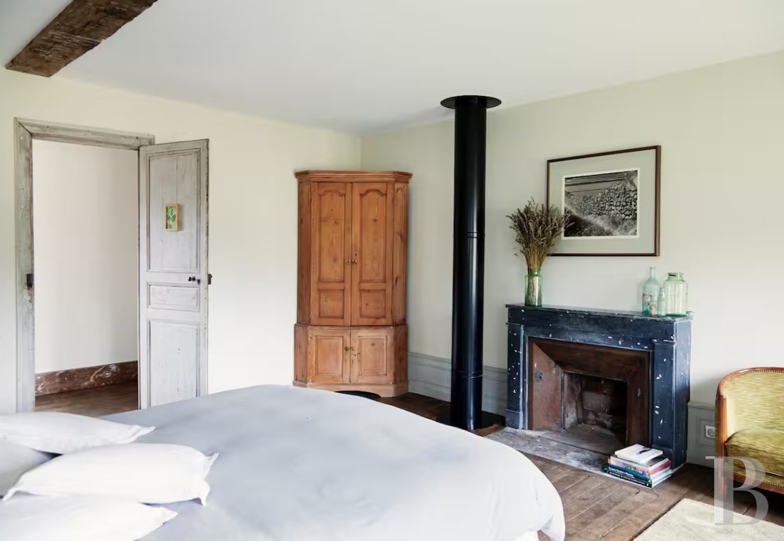 En Côte-d’Or, à l’est de Châtillon-sur-Seine, les dépendances d’un ancien château autour d’une vaste cour - photo  n°17